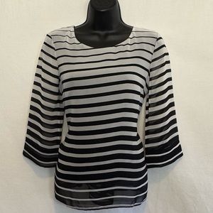 D-116 Forever 21 Black & White‎ Stripe 1/2 Sleeve Lined Pullover Blouse Size S